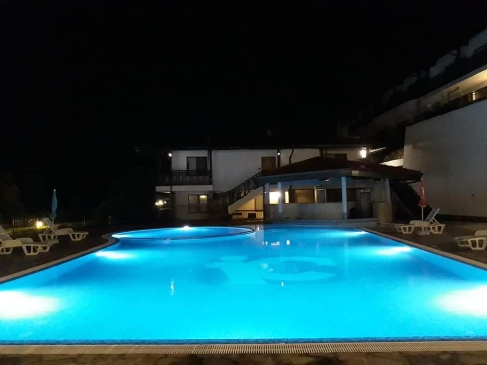Paradise Apartment *